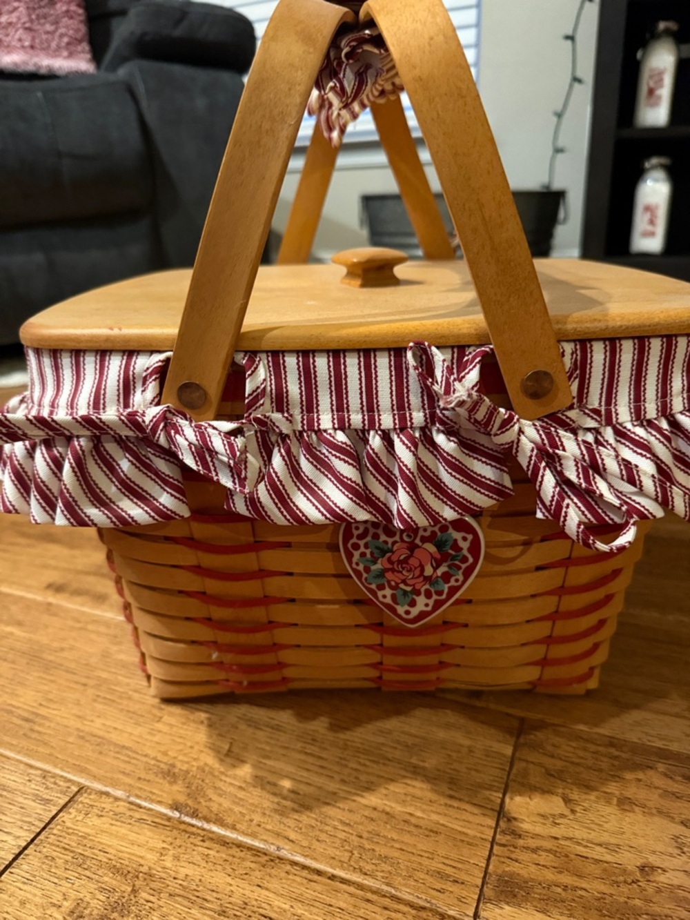 Longaberger 1995 Sweetheart Precious Basket with Lid and Handles - Natural & Red - Picture 2 of 3